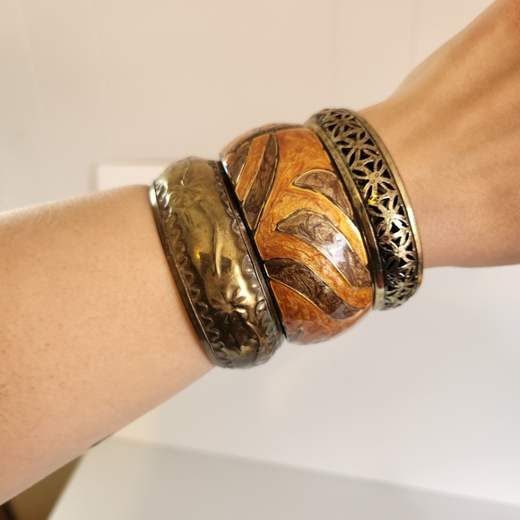 Vintage Brass Bangle Bracelet Set Cloisonne Boho Bohemian Jewlery 1970s Eclectic - Picture 1 of 6